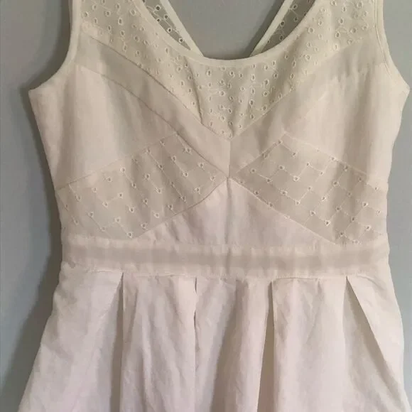 American Eagle Ivory eyelet dress size 2 - Picture 2 of 6